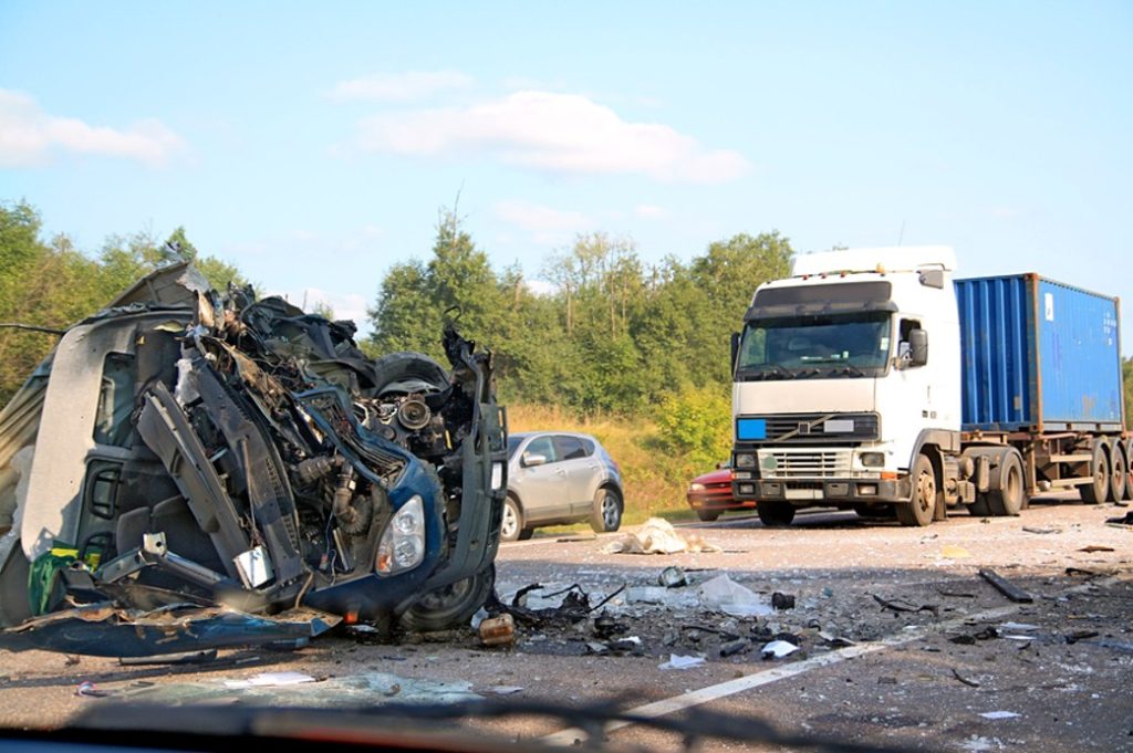 Houston Big Rig Accidents: Proving Negligence in Court
